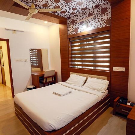 Gateway Airport Hotel Каннур Экстерьер фото