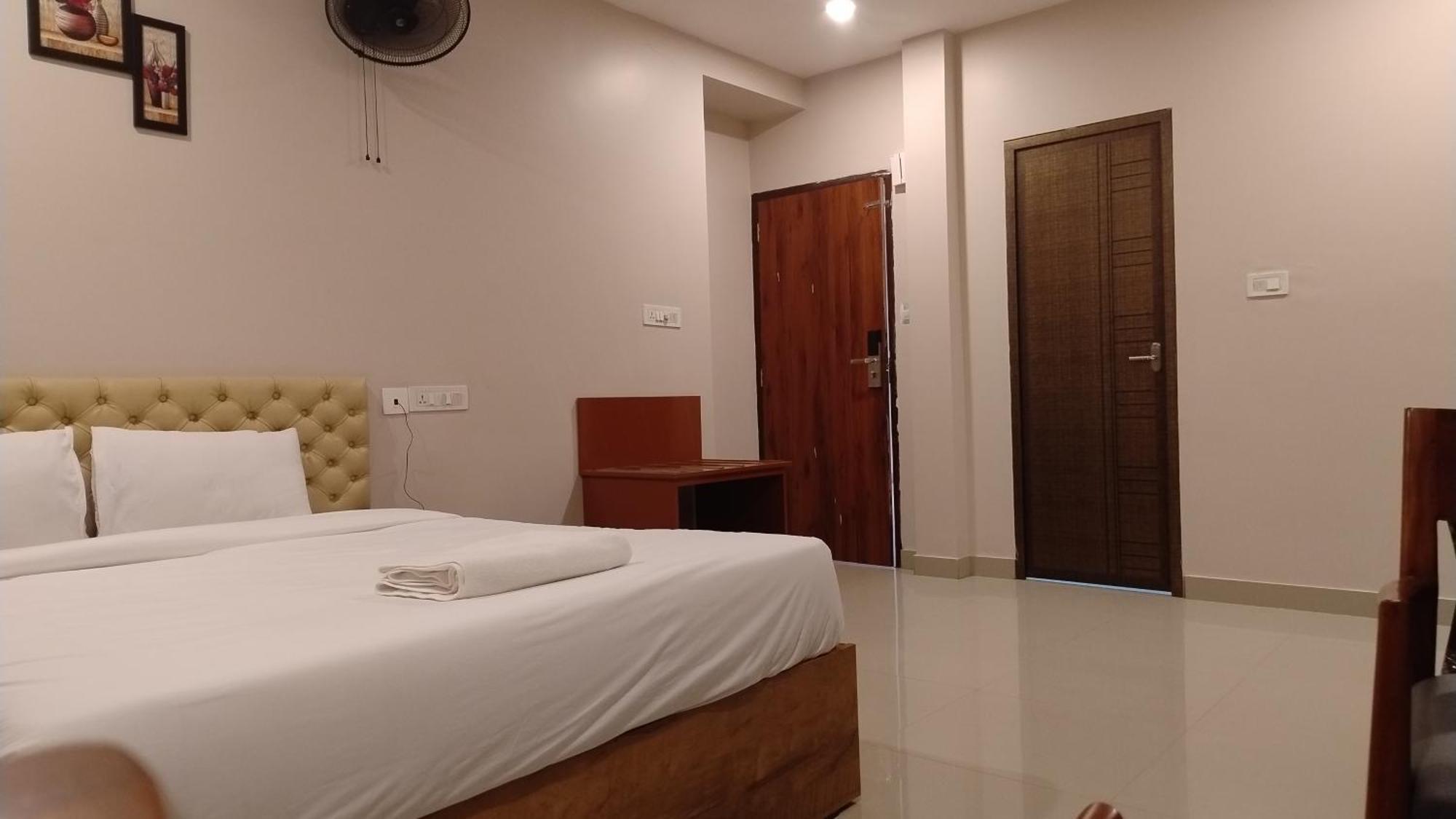Gateway Airport Hotel Каннур Экстерьер фото